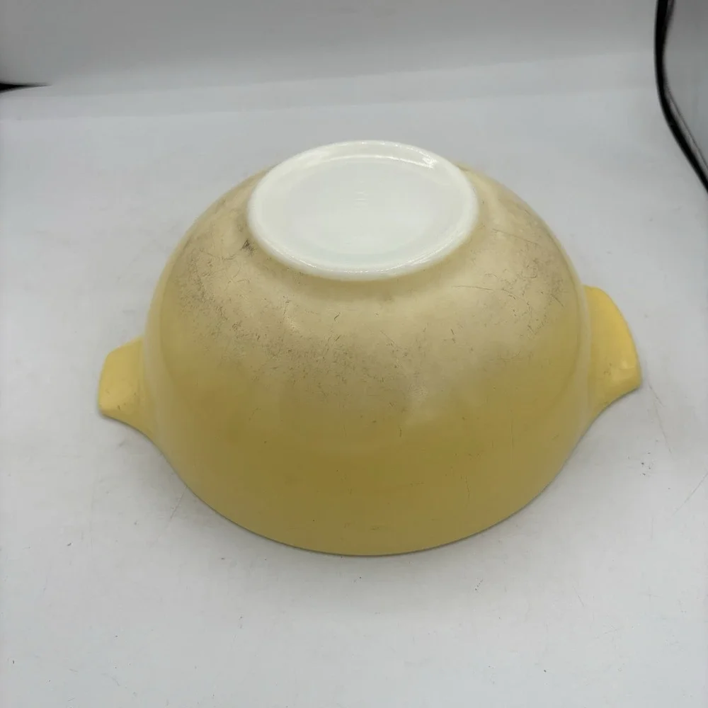 Vintage Pyrex Mixing Bowl Yellow Cinderella Nest 443 2 1/2 Qt Tab Handles USA